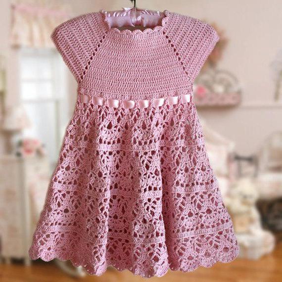 baby dress crochet pattern and description [